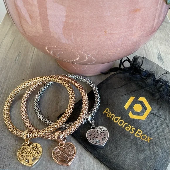 ❌SOLD❌ Pandora’s Box Tree Heart Charm Bracelets - Set of 3 with Jewelry Bag - Picture 3 of 8